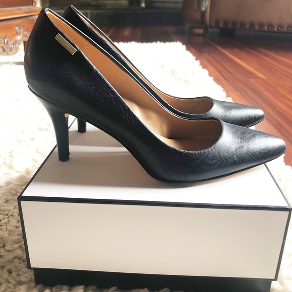 Black Calvin Klein Pumps! 💕 - Picture 1 of 3